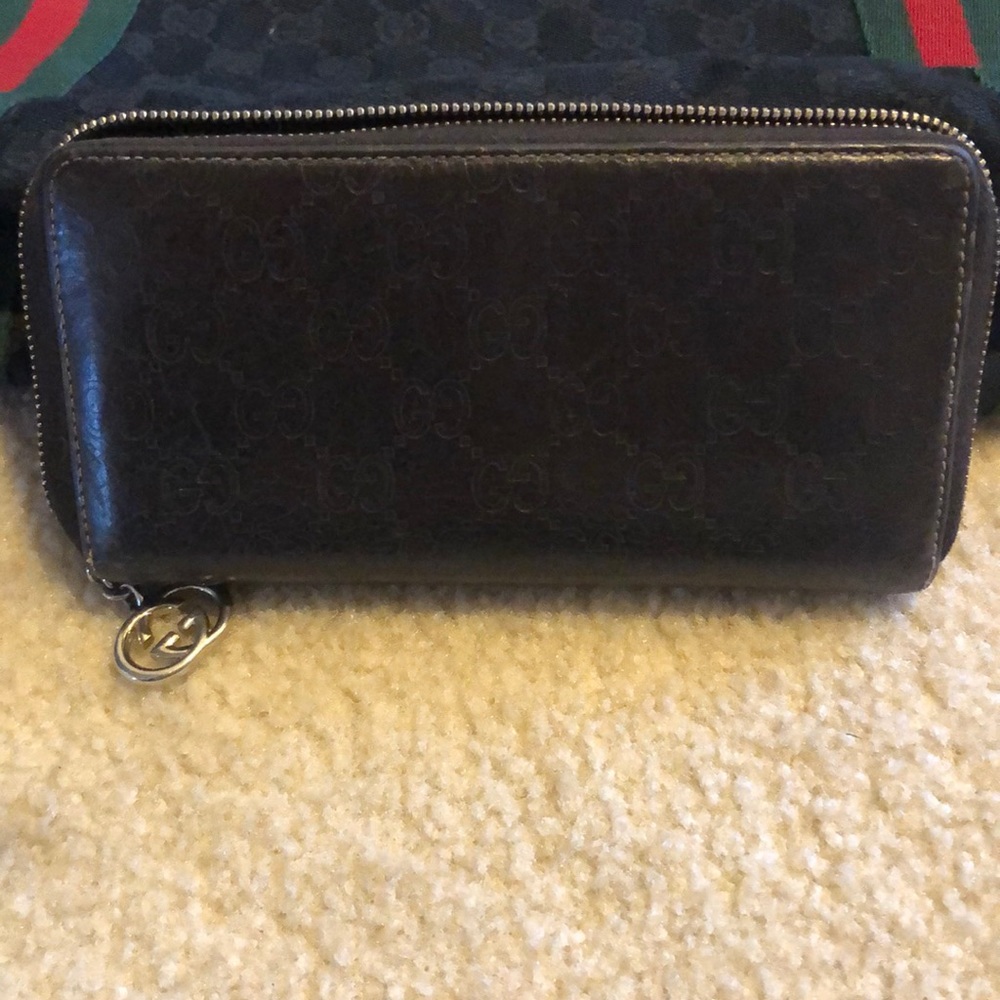 Gucci Brown Leather zipper Wallet